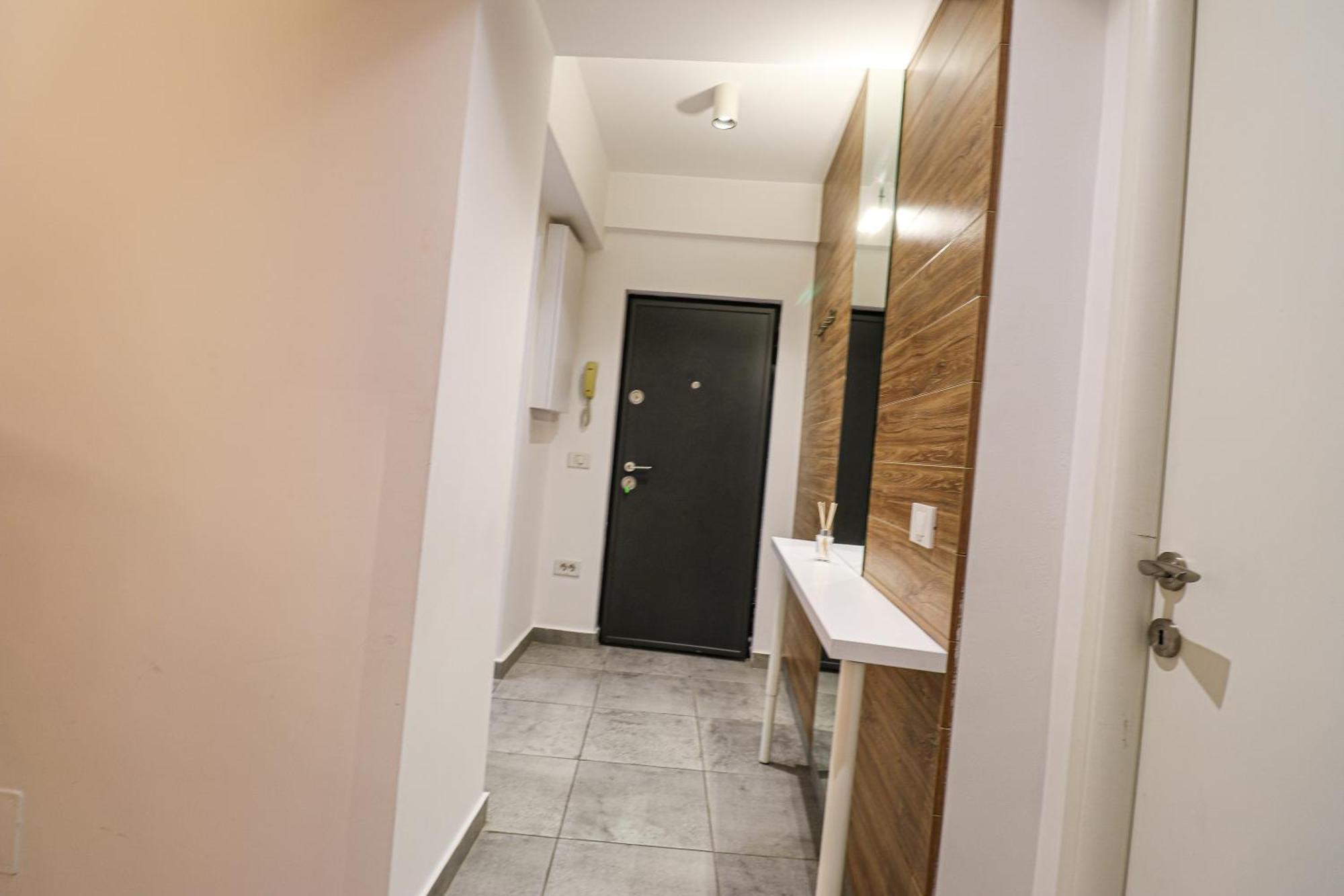 Appartamento Piata Romana, Two Bedrooms *